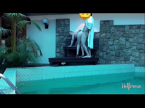 ❤️ Boss ngajak babu ka kolam renang, tapi teu bisa nolak a panas ️❌ video sex di urang ❌